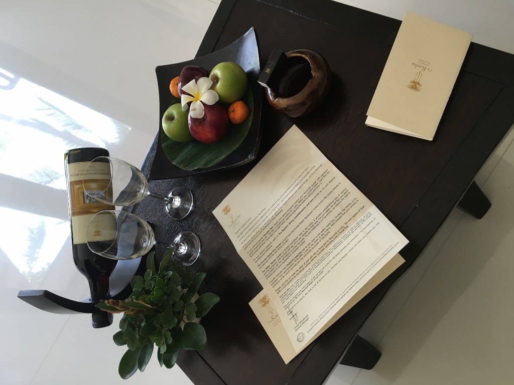 Welcome fruit and wine on arrival in Room 317